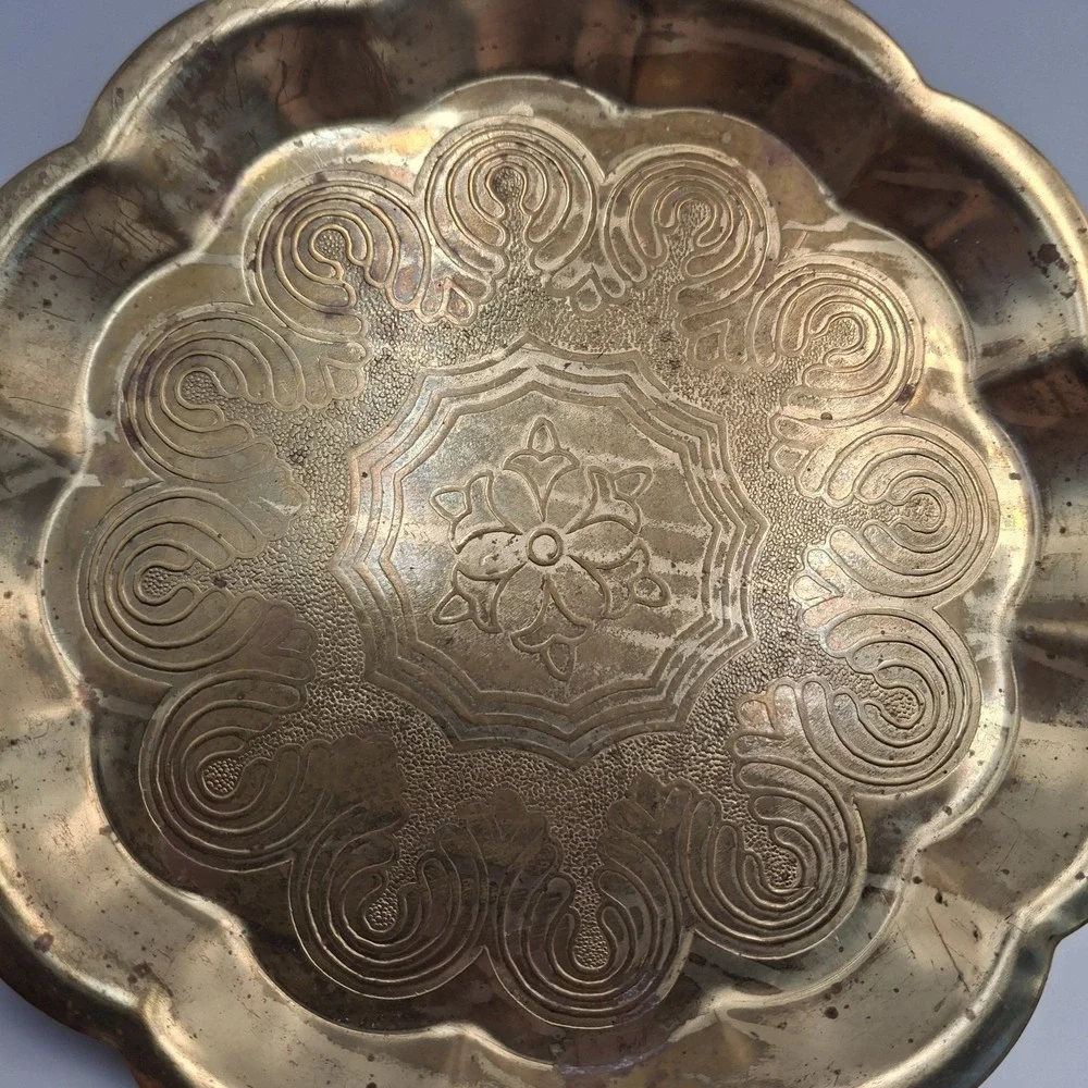 Brass Scalloped Dish Tray Etched Floral Swirl Valet Trinket Catchall Vtg 6.5